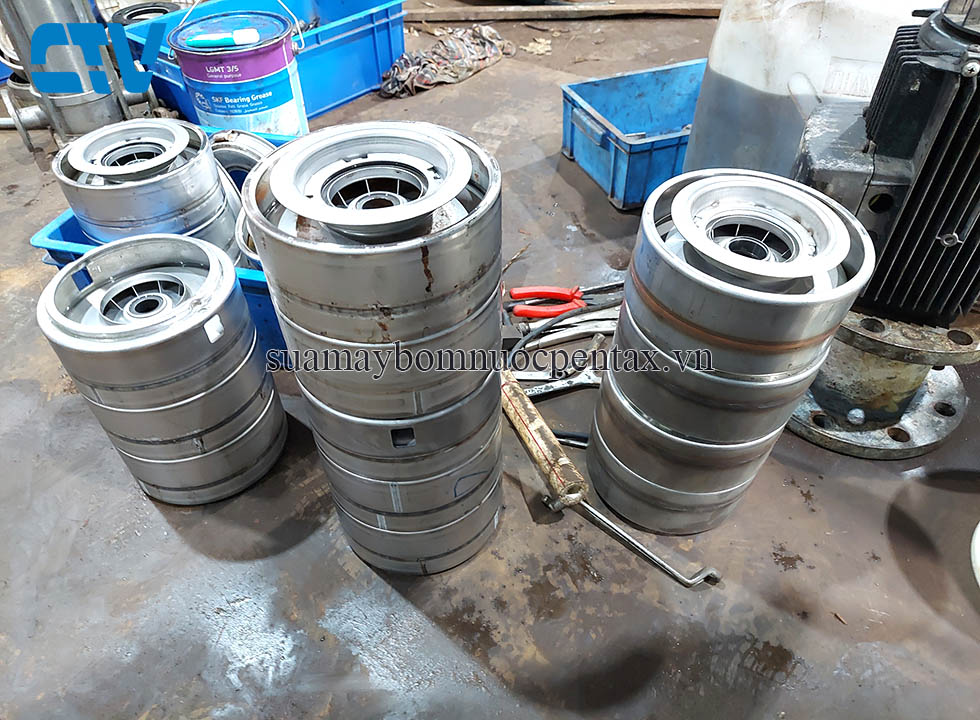 Sửa máy bơm nước – Sửa bơm trục đứng Pentax hỏng buồng cánh bơm chuyên nghiệp, nhanh chóng